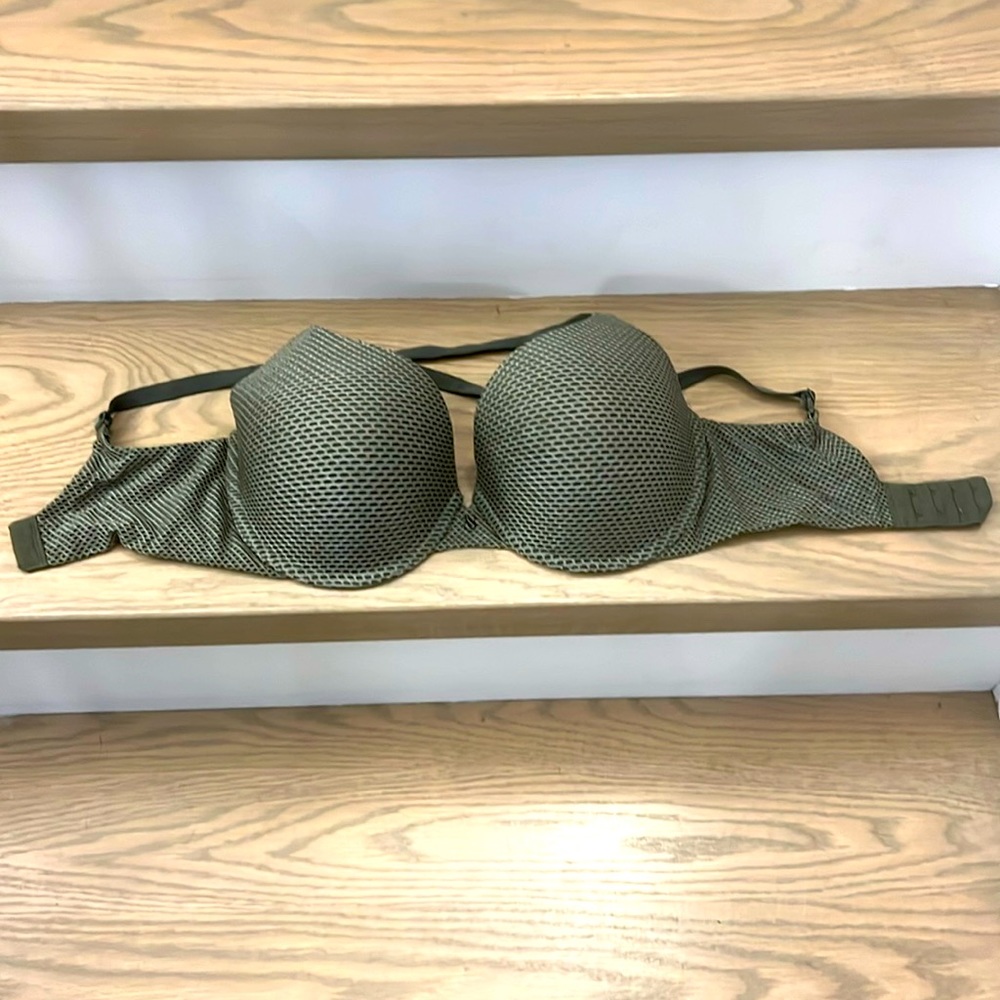 3 for $20 Victoria’s Secret mesh overlay t shirt bra